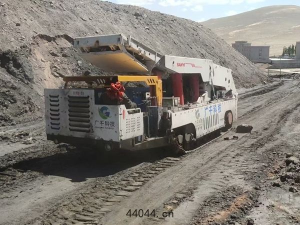支(zhī)架搬(bān)運車